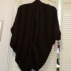 Beautiful top/sweater/like new